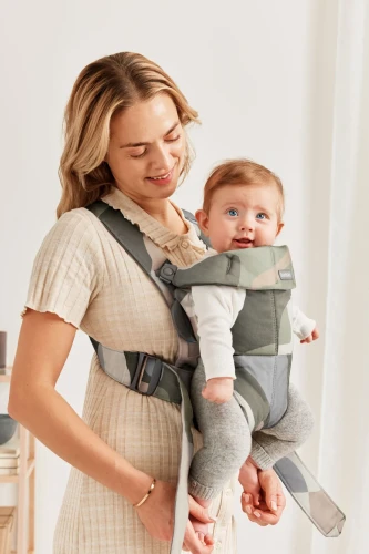 Анатомический рюкзак-кенгуру BabyBjorn Mini Cotton Khaki Green купить в Кишиневе