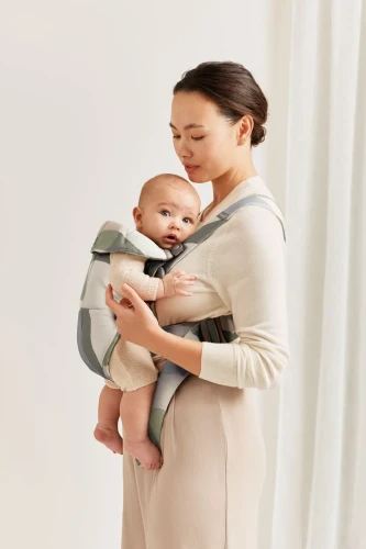 Анатомический рюкзак-кенгуру BabyBjorn Mini Cotton Khaki Green купить в Кишиневе