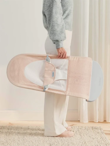 Качалка BabyBjorn Balance Soft Pearly Pink купить в Кишиневе
