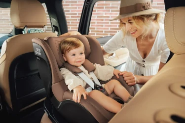 Автокресло 61-105 см (i-Size) Isofix Britax-Romer Dualfix 5Z Onyx Black, поворотное 360 купить в Кишиневе. Фото 10