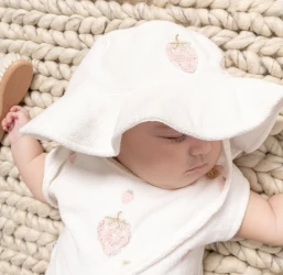 Шапочка Caramell Berry Days Ivory (6-9М) купить в Кишиневе. Фото 2